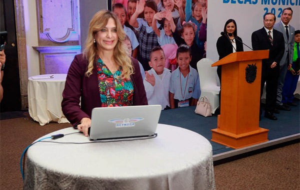 Becas dan alas a nuestros hijos: Maki 2 3 25