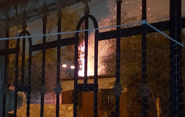 Se incendia palma por pirotecnia en Reynosa 1 80766429 2750492171714254 4446398222130216960 n