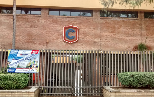 Alumno llega con dos armas al colegio; mata a maestra y se suicida 1 81850986 458006158209048 2795460566469050368 n