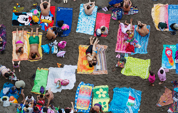 Llega a Nuevo León la obra fotográfica de Martin Parr 3 83559948 182352486301706 3318499991558815744 n