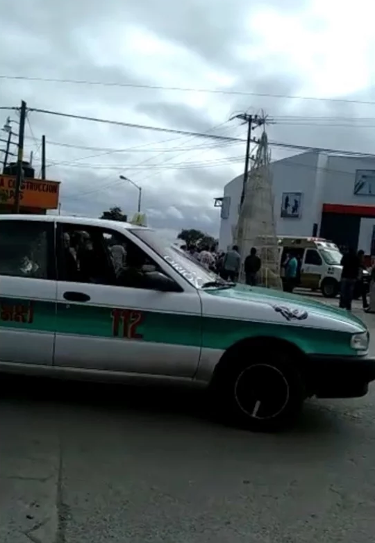 Intentan quitar árbol de Navidad en Chiapas y acaban 3 electrocutados 1 Captura de pantalla 2020 01 10 a las 10.15.20 a.m.
