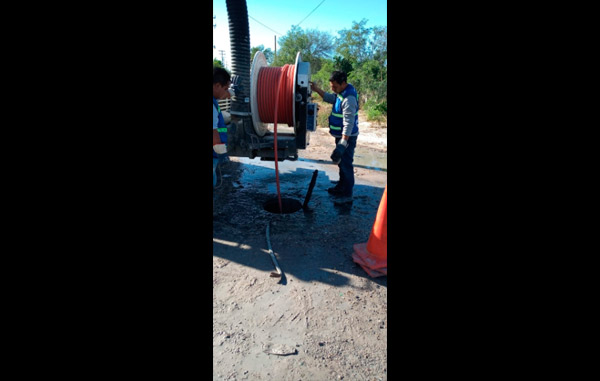 Desazolvan unidades Vactor de Obras Públicas Cárcamos y líneas de drenaje sanitario 1 Sin título 3