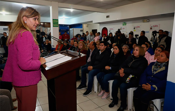 Entrega Alcaldesa de Reynosa mobiliario y equipo por más de 2 MDP 1 2 57