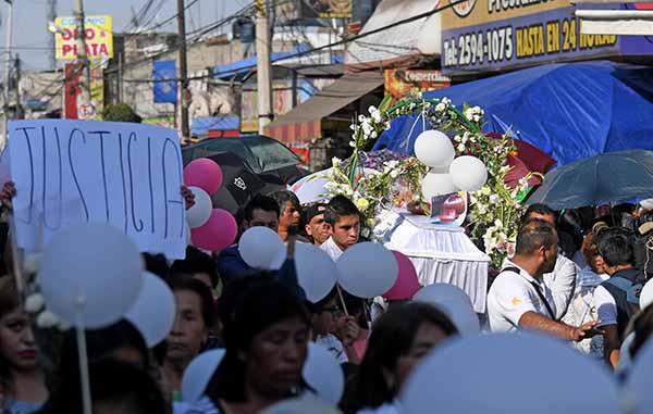 Despiden a Fátima con mariachis y peluches 2 598183 nwdeja6v5a