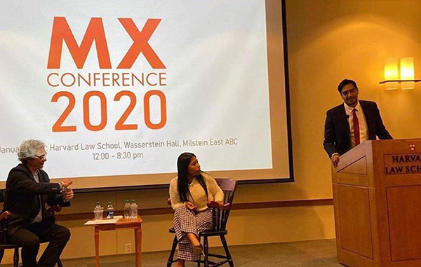 Carlos Peña Ortiz junto a Yalitza Aparicio y José Antonio Meade en Harvard 4 84348453 662321094508921 393158578971607040 n