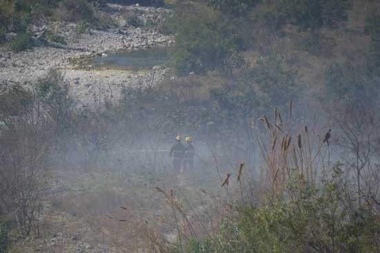 Aironazo provoca incendio en río Santa Catarina 2 Incendio 3