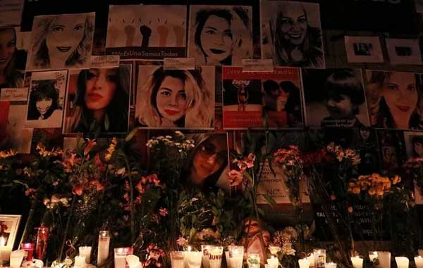 Instalan ofrenda para víctimas de feminicidio en el Ángel 1 VICTIMAS