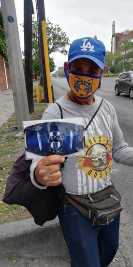 ¡Ya ni la burla..!; venden tapabocas de Tigres y Rayados 1 1 42