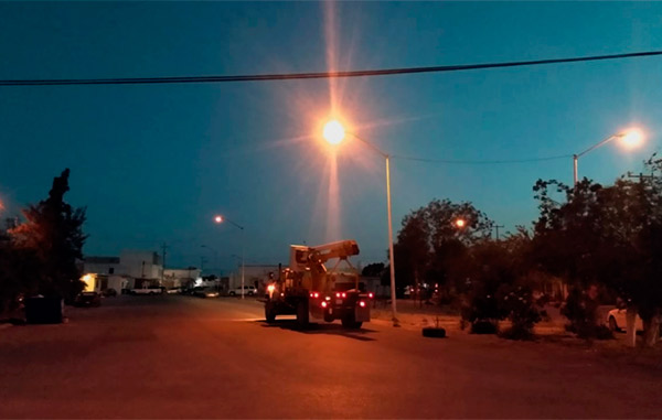 Instala Gobierno de Reynosa nuevas luminarias Led en distintas colonias 1 2 39