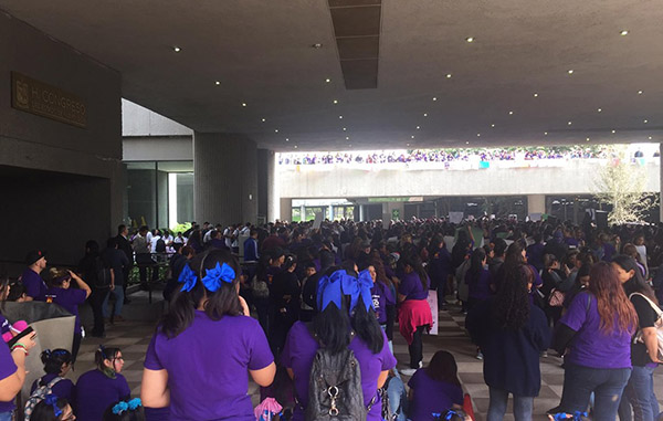 Marea morada ‘inunda’ Congreso de NL 1 89159911 2943371502352280 4429868353296793600 n