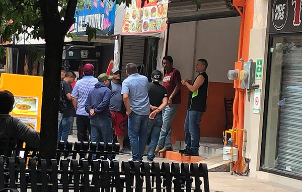 Trabajadores en espera de su visa, mantienen a flote hoteles y restaurantes 1 91723539 213793803224458 5987006500193697792 n