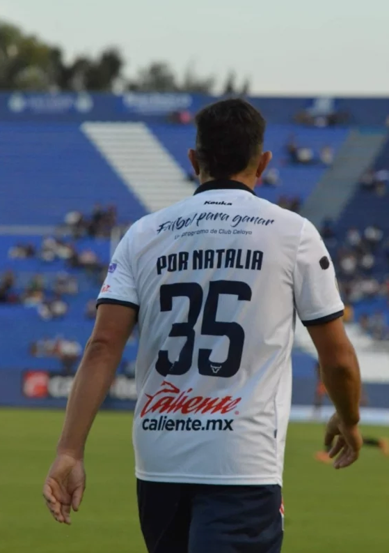 Jugadores de Celaya conmemoran en su uniforme el día de la mujer 2 Captura de pantalla 2020 03 09 a las 12.43.07 p.m.