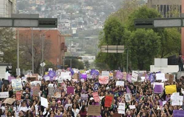 Más de 14 mil mujeres 'toman' las calles de Monterrey 5 MARCHA 3