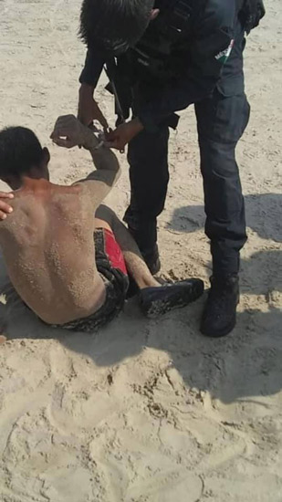 Les piden desalojar playa Miramar, se ponen agresivos y los detienen 1 2 4