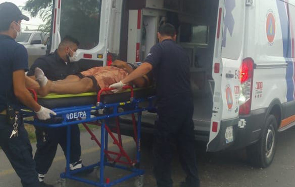 Vuelca hombre en persecución, investigan si la unidad fue robada 1 91465807 3919707131402780 6532569090265972736 n