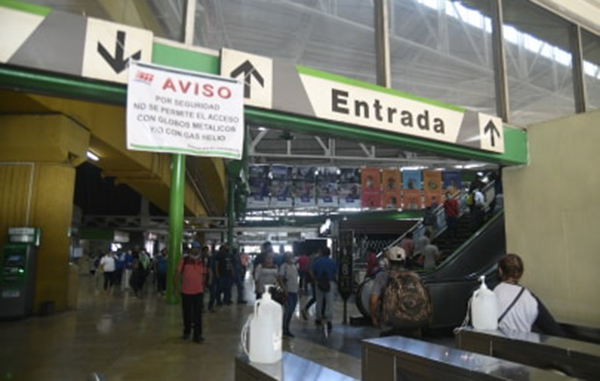 Tumultos y descontento en apertura del Metro 2 94496074 555034712117745 2527847480742117376 n
