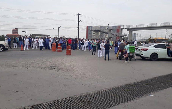 Protestan en IMSS de Apodaca por falta de insumos 1 94568600 366194367630639 7002768301512196096 n