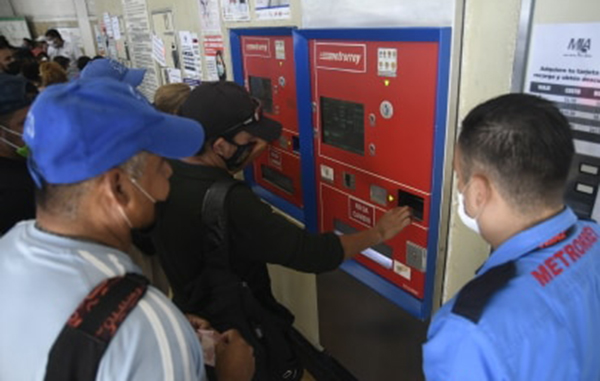 Tumultos y descontento en apertura del Metro 6 94652519 1381719038682064 946395399428505600 n