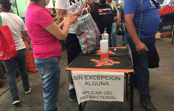 Implementan medidas sanitarias en el Mesón Estrella 2 gel