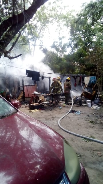 Arde su vivienda y queda en la calle 2 96077633 560010451579341 5817443635184009216 n