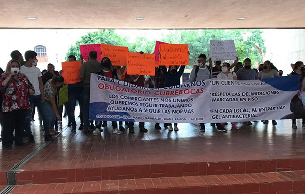 Marchan comerciantes informales para que los dejen trabajar 1 99245199 600968953846812 7069809902029373440 n