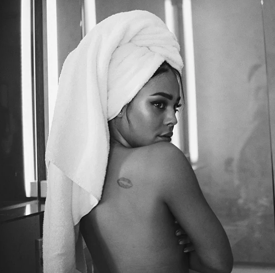 Danna Paola se desnuda para presumir tatuaje 1 Captura de pantalla 2020 05 11 a las 12.56.29 p.m.