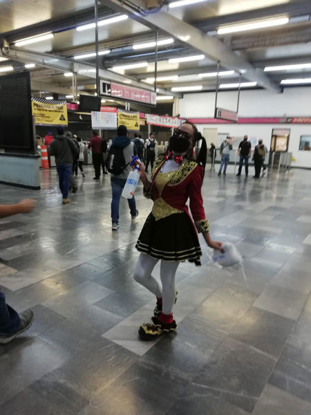 Lanzan campaña ‘Que no te cargue el payaso’ en Metro de la CDMX 1 Payasos