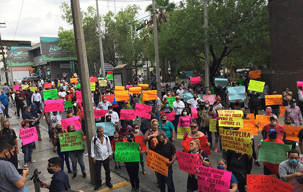 ‘Megaprotesta’ junta a miles de trabajadores afectados por la pandemia 3 100808515 565913900775660 1524298749642276864 n
