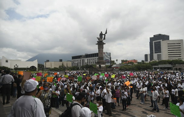 ‘Megaprotesta’ junta a miles de trabajadores afectados por la pandemia 10 101698319 2316649898629248 6550518011999027200 n