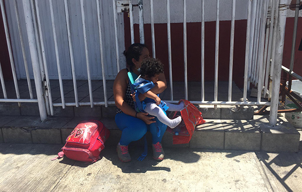 Pandemia (y valla) separa a familia migrante en Monterrey 2 103969514 183757366392178 5630308560398408507 n