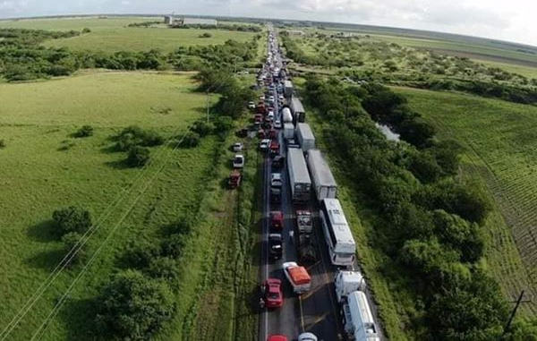 Campesinos bloquean campesinos carretera Victoria-Matamoros 2 104408539 900789587054431 7170520044829714200 n