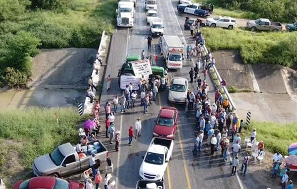 Campesinos bloquean campesinos carretera Victoria-Matamoros 1 104443538 970774556707141 6360488958513145684 n