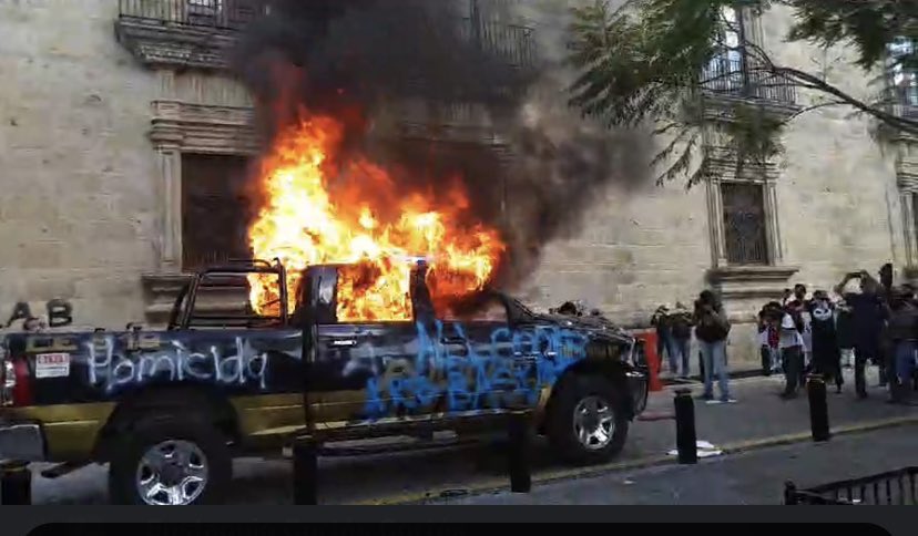 'Arde' Guadalajara; violencia en protesta por muerte de Giovanni 1 EZtCp0MWsAEVkhb