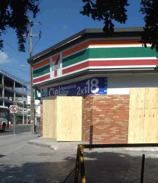‘Blindan’ policías centro de Monterrey ante protesta por Giovanni 1 Protesta Giovanni 2