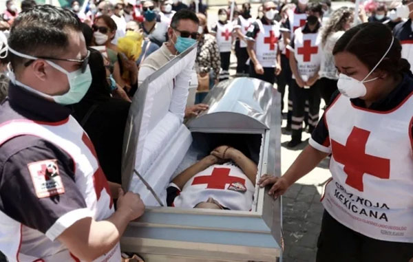 Dan de alta a paramédico por Covid-19 y muere horas más tarde 1 cr 1