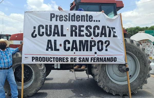 Campesinos cierran puente internacional Reynosa-Pharr 1 107542675 3140921632631312 8703026344859054533 n