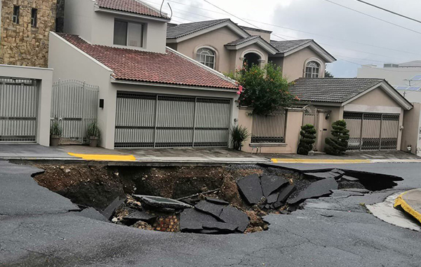 ‘Hanna’ deja calles destrozadas en Monterrey 3 116423115 287092012353362 4577744310035689871 n
