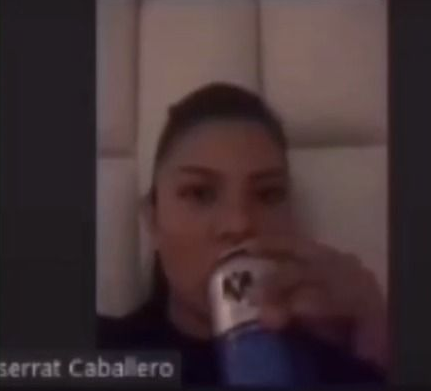 Se toma una cerveza en sesión oficial del Congreso 1 Captura de pantalla 2020 07 21 a las 12.14.24 p.m.