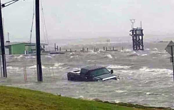 ‘Hanna’ deja daños considerables en el estado de Texas 1 ISLA 2