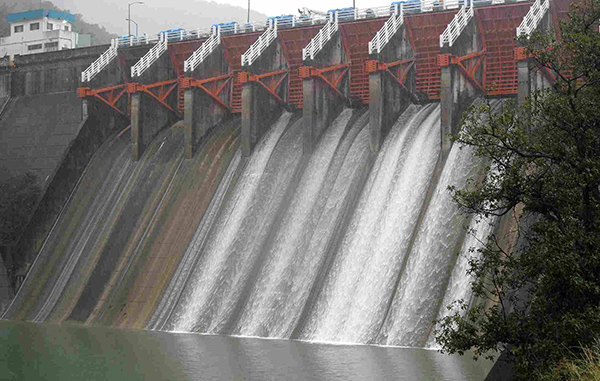 Presa La Boca compuertas