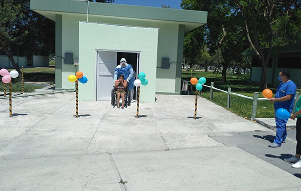 Salen de hospital militar sin Covid-19 11 117739935 970680086727655 6511000765529707012 n