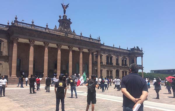 Repiten protesta empresarios de salones 2 117908031 301082957982371 1311267536255063101 n