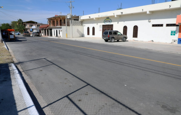 Entrega Maki otra rehabilitación de pavimento a la colonia Longoria 1 12 1 1