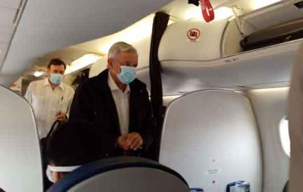 AMLO-cubrebocas
