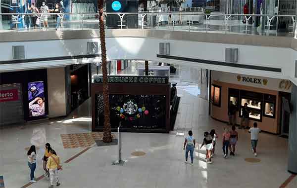 Destacan adultos mayores en Starbucks de Valle Oriente 1 STARBUCKS 2