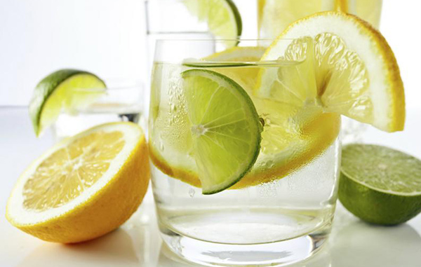 contraindicaciones-de-beber-agua-con-limon-1