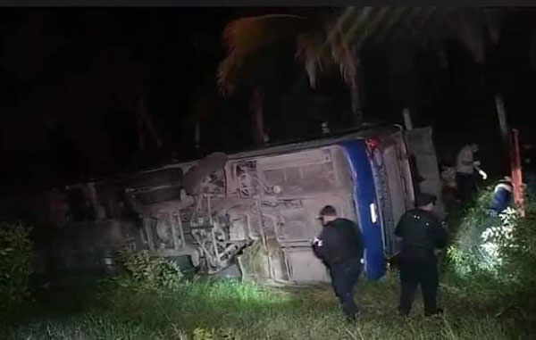 Vuelca autobús de pasajeros en la ruta San Luis-Reynosa 1 dewa