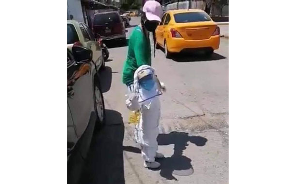 Madre disfraza de astronauta a su hijo para ir al hospital y protegerlo del Covid-19 (FOTOS) 4 nino