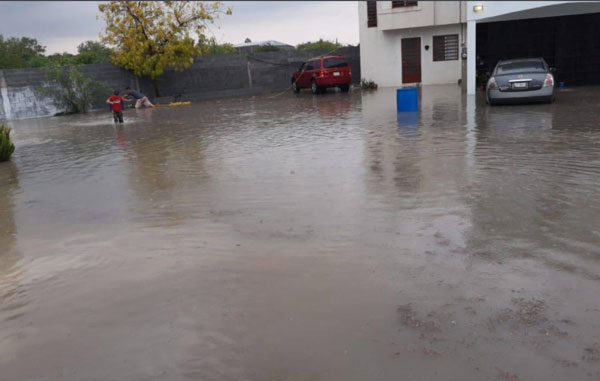 Intensas lluvias provocan inundaciones y caos vial en Reynosa 3 23