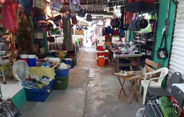 Sin mucho ruido abren la pulga Jarachina; 'no hay ventas' 1 JARACHINA 2